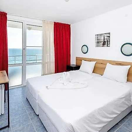 Hotel Arsenal 2*